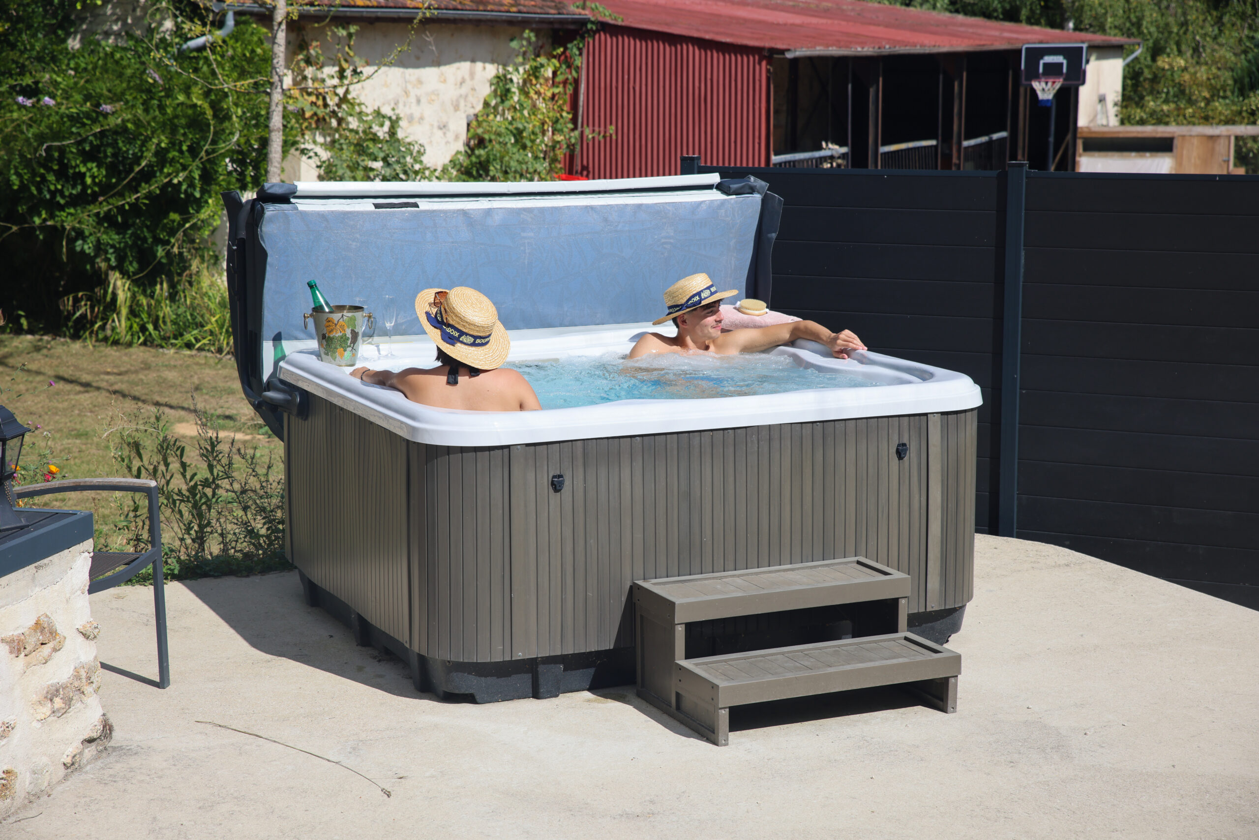 Week-end en Champagne avec jacuzzi privatif : vivez l’expérience Domaine d’Ailleurs