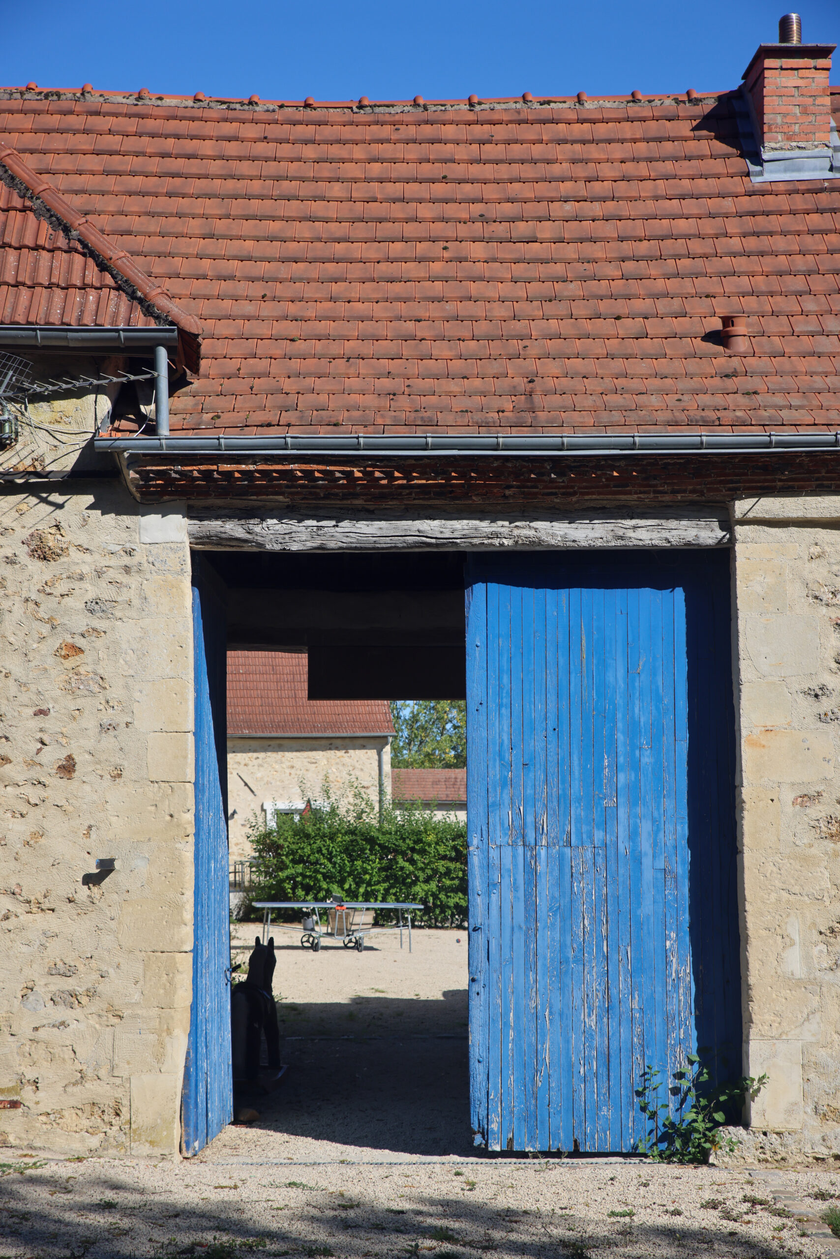 Pièce de vie lumineuse de la Grange 1755