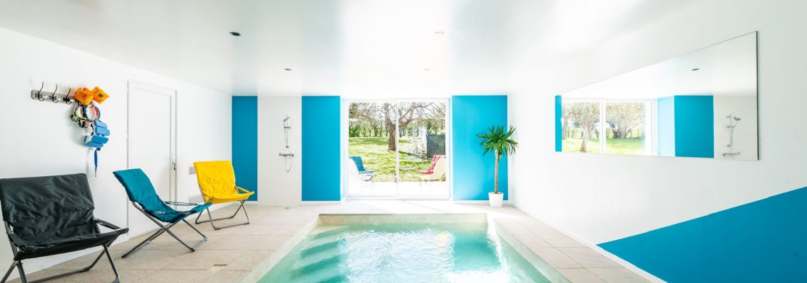 Piscine intérieure privative du Domaine d’Ailleurs en Champagne