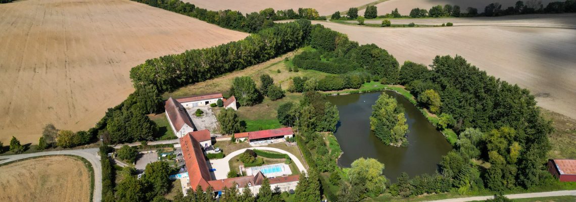 Gîte en Champagne au calme avec piscine – domaine isolé en pleine nature
